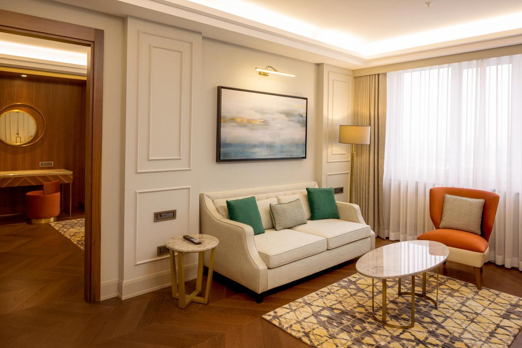 เชอราตัน บิชเคก Hotel ภายนอก รูปภาพ