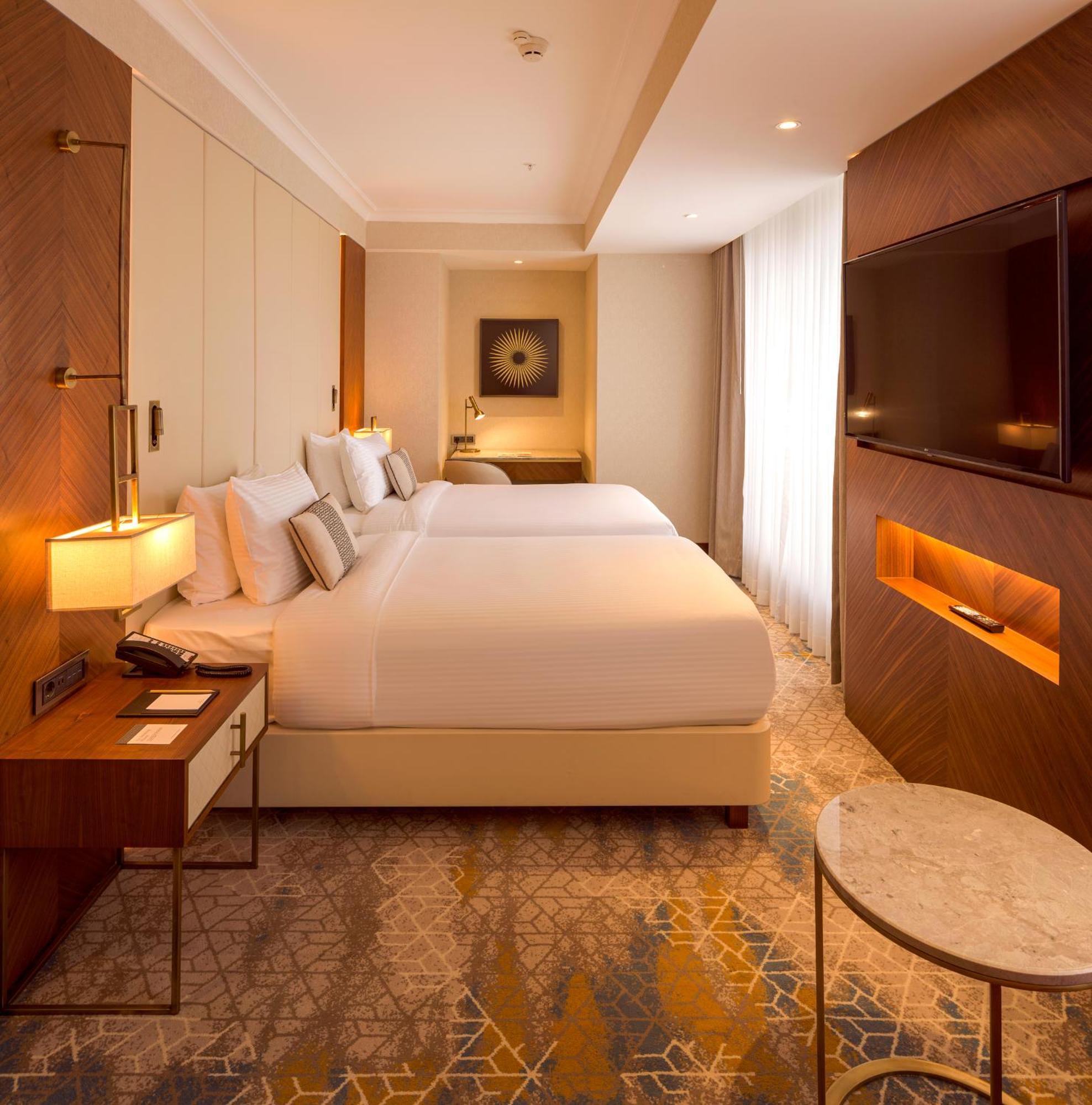 เชอราตัน บิชเคก Hotel ภายนอก รูปภาพ
