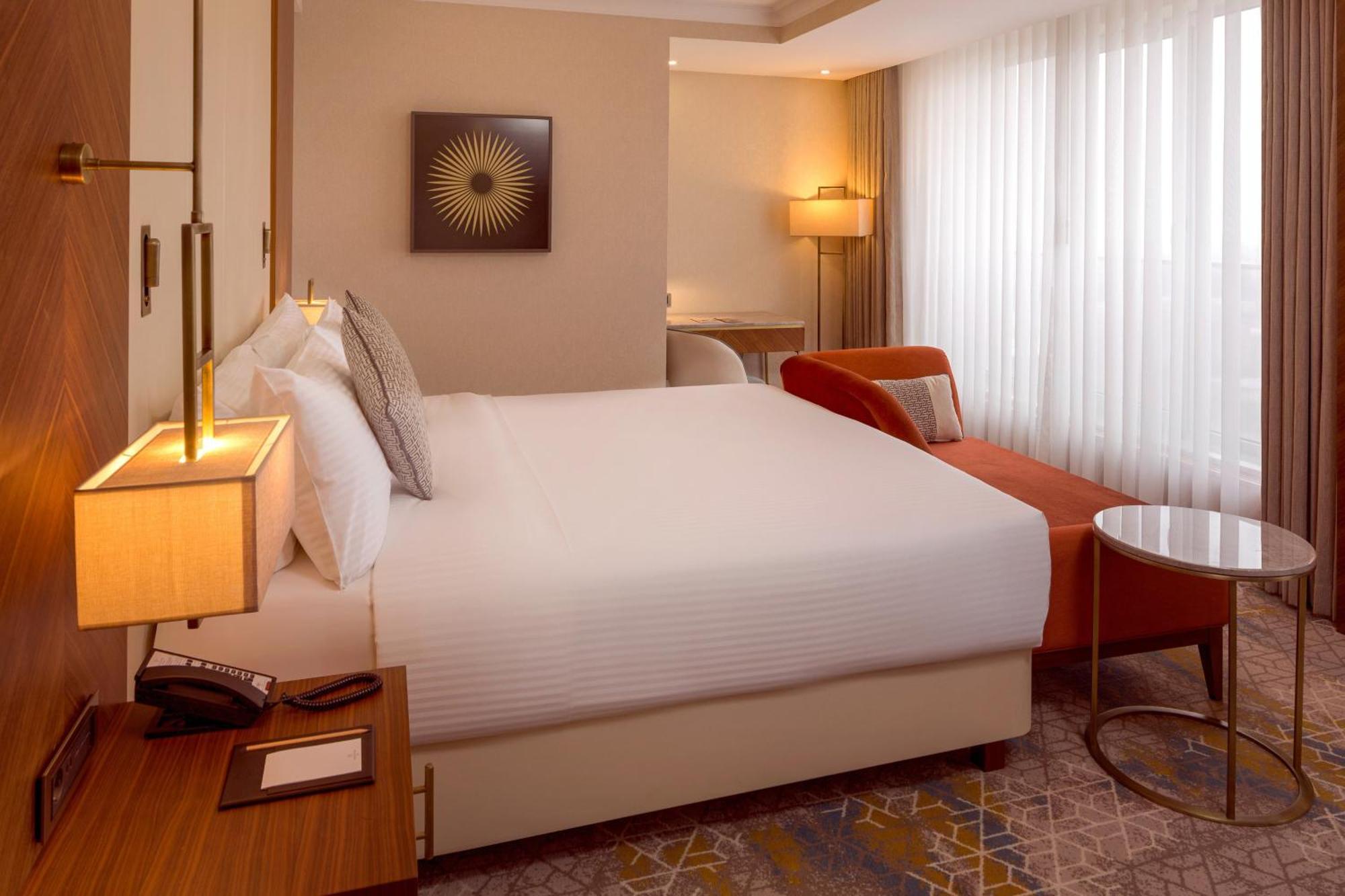 เชอราตัน บิชเคก Hotel ภายนอก รูปภาพ