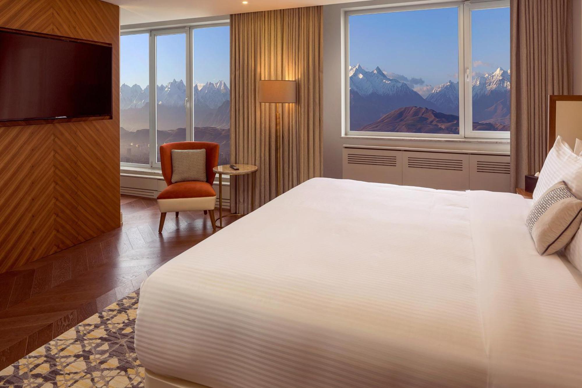 เชอราตัน บิชเคก Hotel ภายนอก รูปภาพ