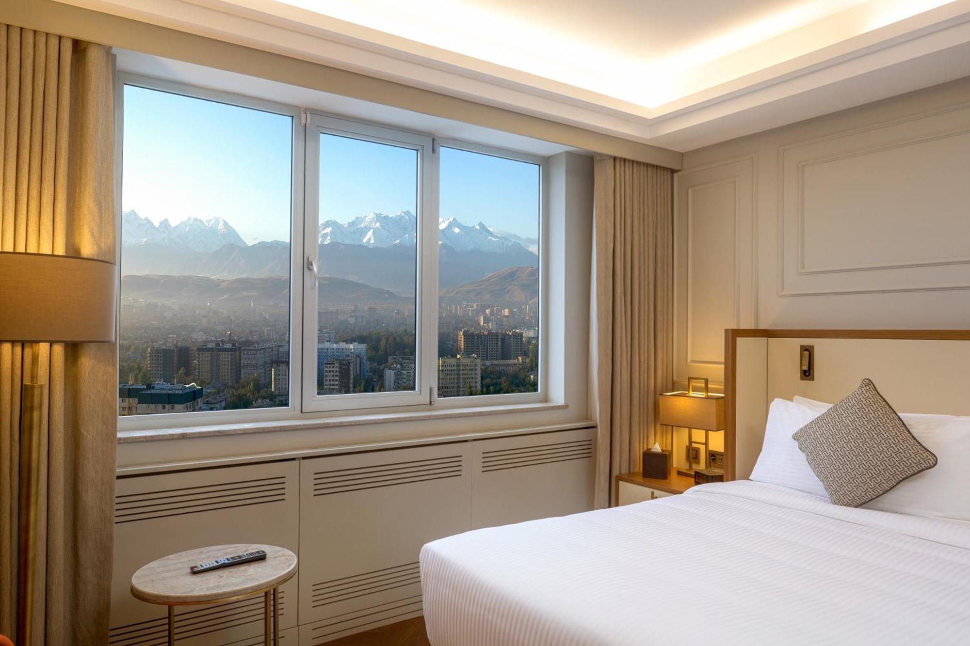 เชอราตัน บิชเคก Hotel ภายนอก รูปภาพ